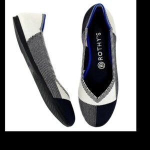 Rothys Black and White round cap toe flat SZ 7